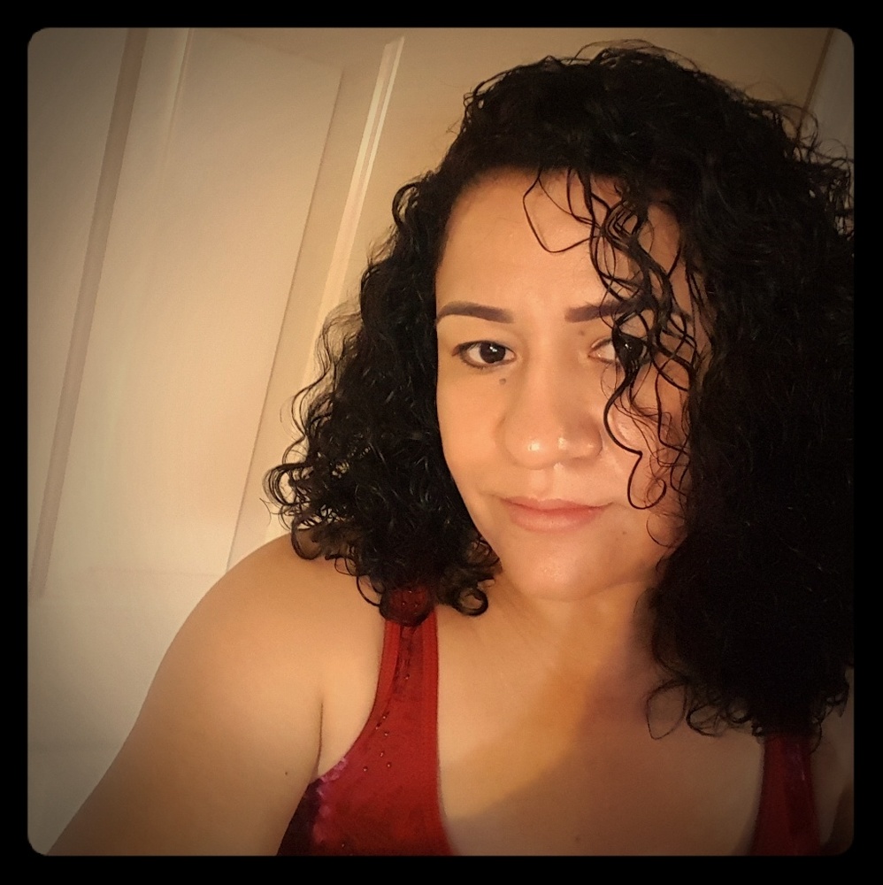 Meet your Posher, Claudia